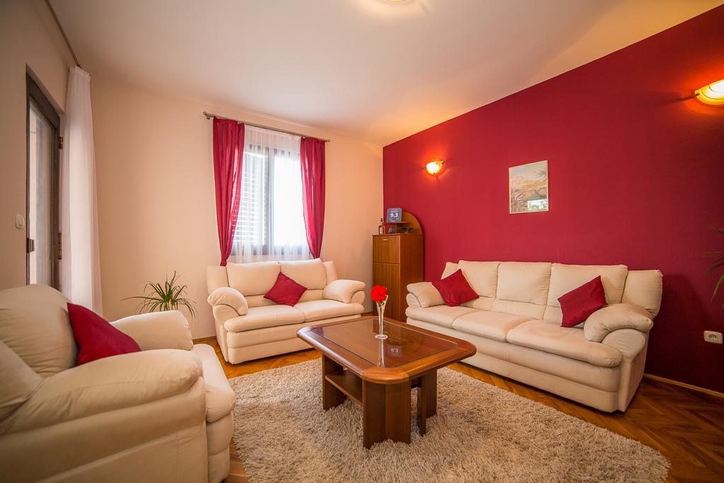 Apartments Maja ดูกีรัท ภายนอก รูปภาพ